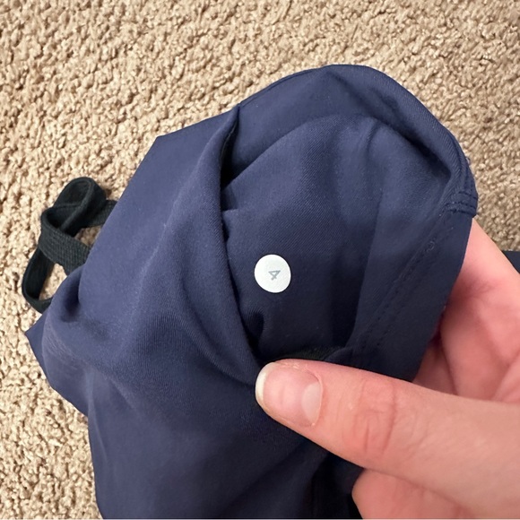 Lululemon Dropt Pant size 4 - Picture 8 of 8